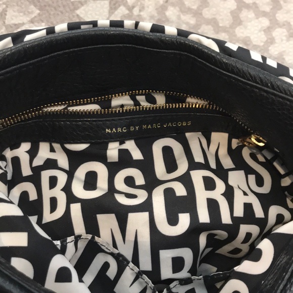 Marc by Marc Jacobs black crossbody & shoulder bag - Picture 6 of 8
